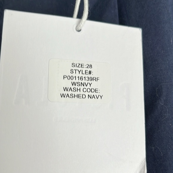 Pistola Navy Pleated front Capri - Picture 3 of 12